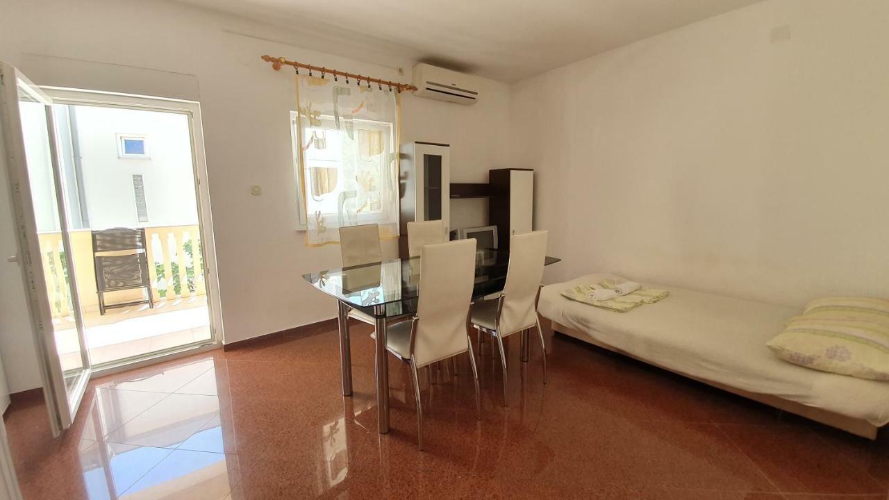 Apartments Mislav Novalja Exterior photo
